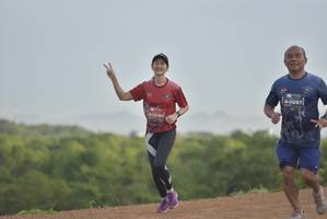 BIB: 02877, 0249
                            <button type="button" onclick="openModal(5103973)" class="btn btn-primary btn-sm float-right btn-popup" data-toggle="modal" data-target=".modal-high-quality">
                        <i class="fas fa-shopping-cart"></i> Add to Cart
                    </button>
                                            <button type="button" onclick="isThisMe(5103973, true)" class="btn btn-success btn-sm float-right btn-popup btn-isme hidden" data-toggle="tooltip" data-placement="bottom" title="นี่คือรูปของคุณใช่ไหม คลิกที่นี่เพื่อเอาเข้าอัลบั้ม">
                        <i class="fas fa-plus"></i> Add to album
                    </button>
                    <button type="button" onclick="isThisMe(5103973, false)" class="btn btn-warning btn-sm float-right btn-popup btn-isnotme hidden">
                        <i class="fas fa-ban"></i> Remove from album
                    </button>